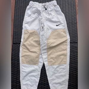 Nike Women’s Nylon Parachute Pants; XS